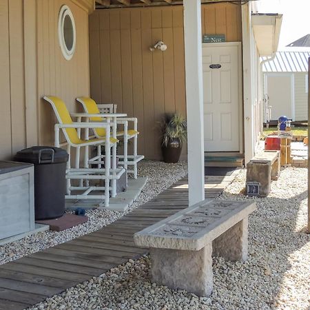 Sneads Ferry Vacation Rental Studio With Water Views Екстер'єр фото