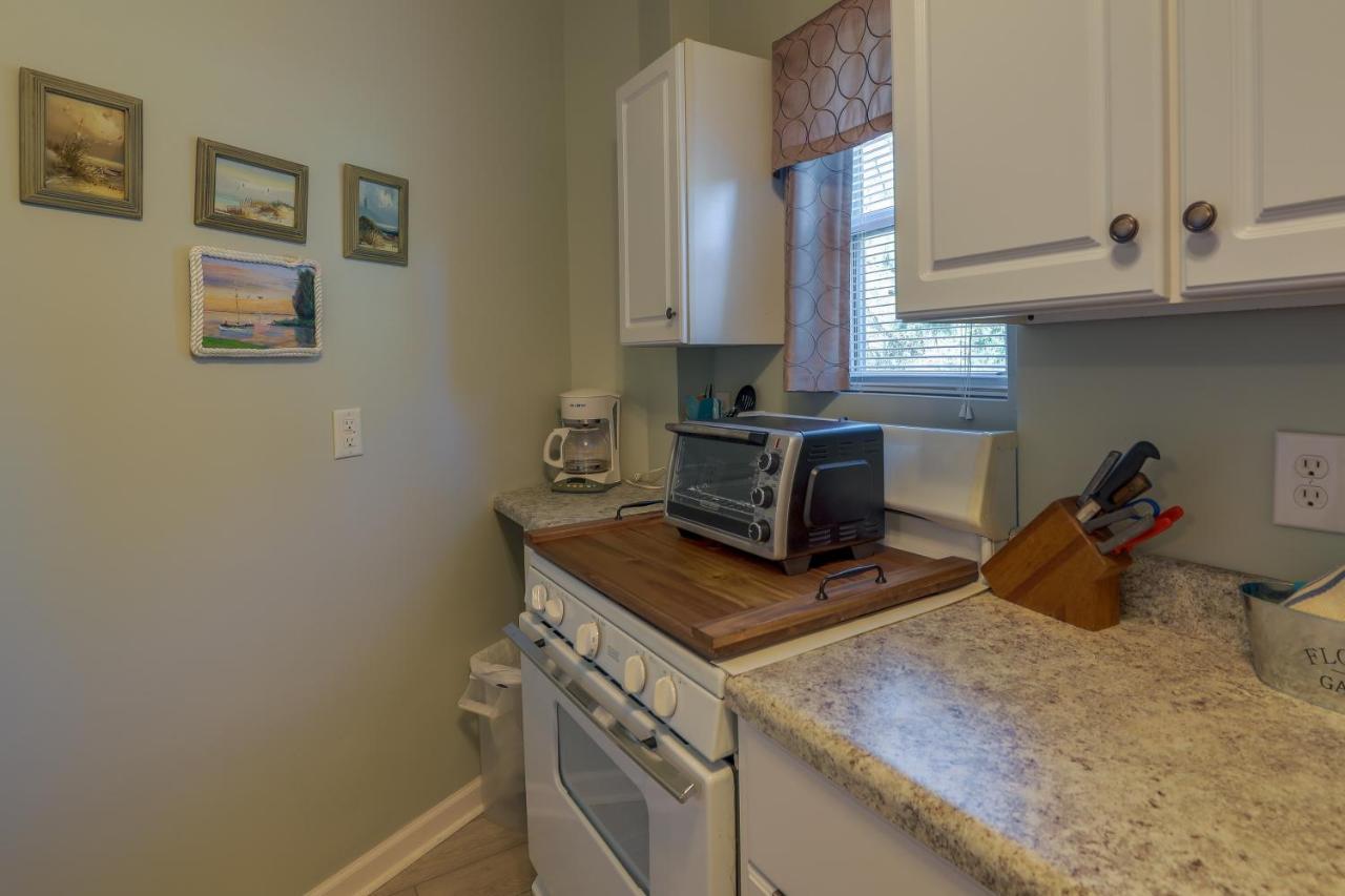 Sneads Ferry Vacation Rental Studio With Water Views Екстер'єр фото