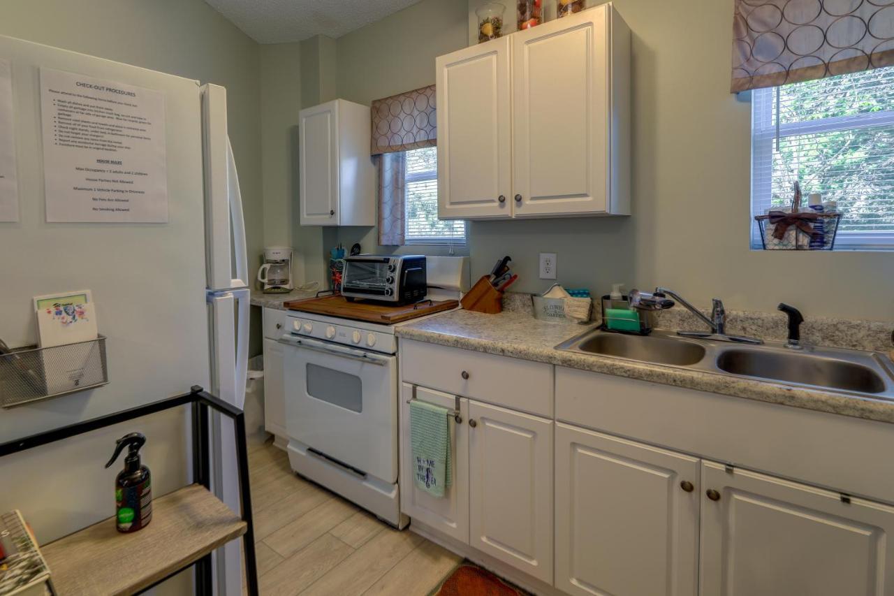 Sneads Ferry Vacation Rental Studio With Water Views Екстер'єр фото