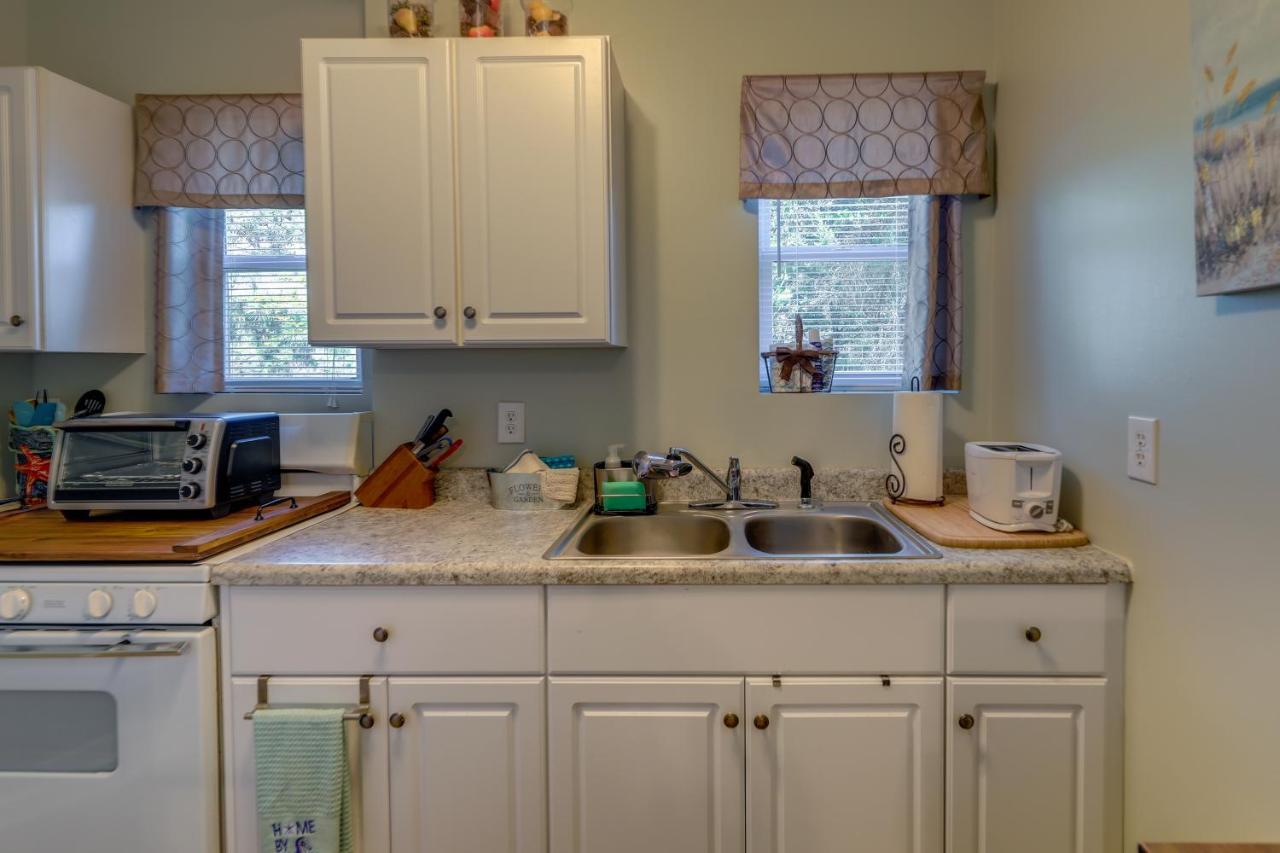 Sneads Ferry Vacation Rental Studio With Water Views Екстер'єр фото