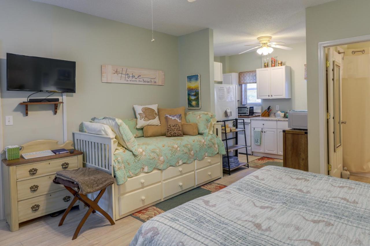 Sneads Ferry Vacation Rental Studio With Water Views Екстер'єр фото