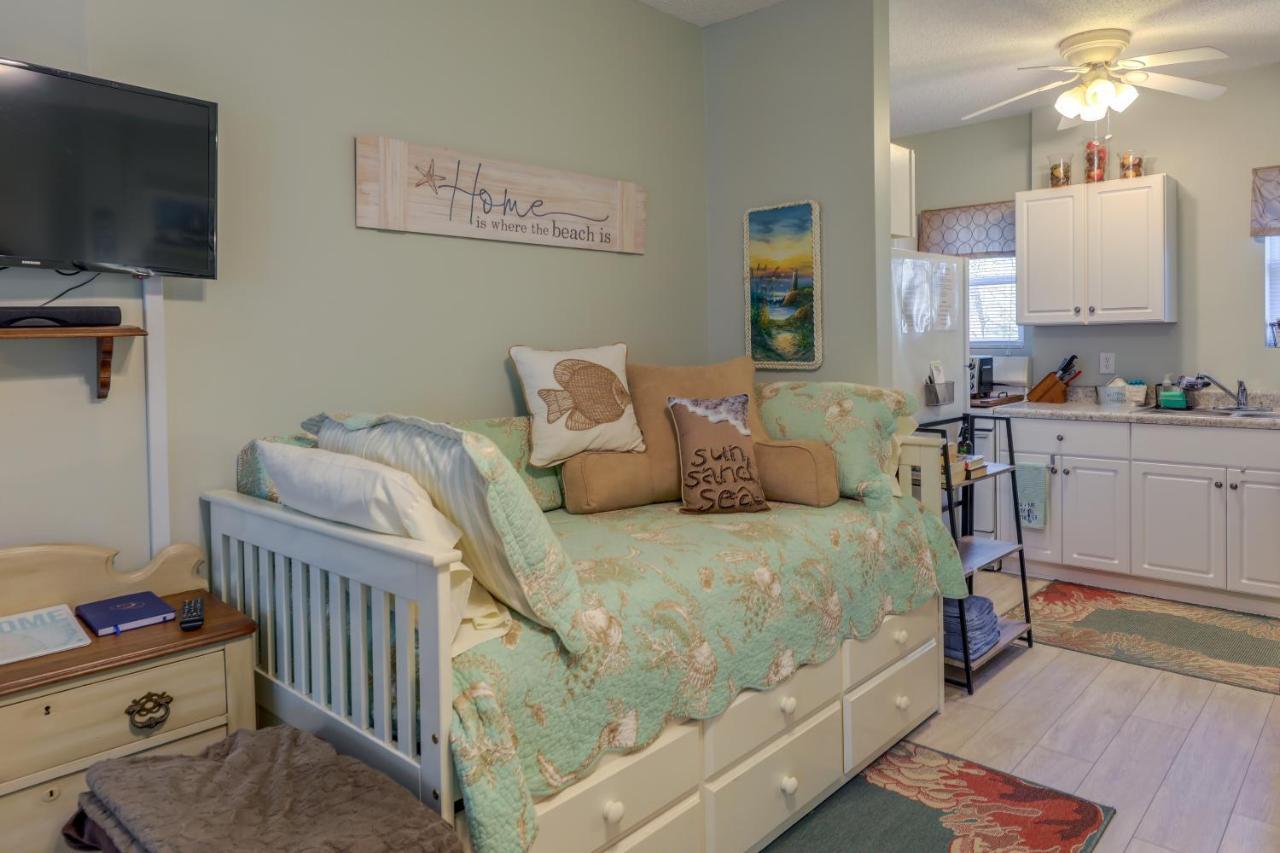 Sneads Ferry Vacation Rental Studio With Water Views Екстер'єр фото